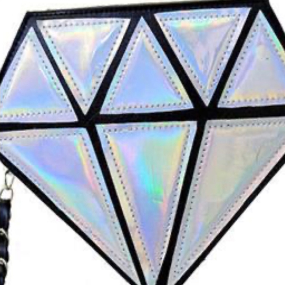 I am selling this diamond purse never worn.
